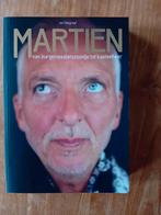 Martien - van burgemeesterszoontje tot kasteelheer, Boeken, Ophalen of Verzenden, Zo goed als nieuw, Jan Dijkgraaf, Film, Tv en Media