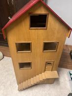 Groot poppenhuis hout op wielen, Kinderen en Baby's, Speelgoed | Poppenhuizen, Ophalen, Zo goed als nieuw