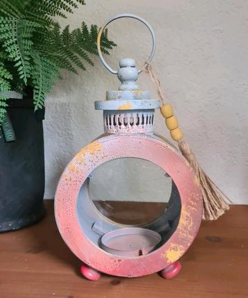Ronde houten lantaarn windlicht met kralenhanger  beschikbaar voor biedingen