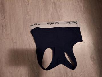 Calvin klein topje beschikbaar voor biedingen
