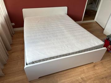 IKEA Askvoll bed 160x200 + Hamarvik matras beschikbaar voor biedingen
