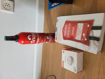 Brandbluspakket rookmelder, blusdeken, blusser beschikbaar voor biedingen