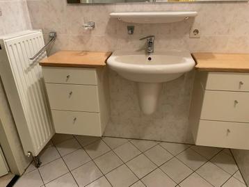 Complete badkamer set: wastafel, meubel, kraan, planchet beschikbaar voor biedingen
