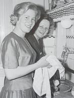 Sjoukje Dijkstra foto prent Ben van Meerendonk, Verzenden, 1980 tot heden