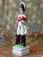 Antiek beeld uit Engeland van een historische soldaat 35 cm., Ophalen of Verzenden