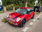Mini Cooper 1.6 16V ONE 2003 Rood (APK tot 8 aug 2026), Auto's, Mini, Voorwielaandrijving, 4 cilinders, 4 stoelen, Origineel Nederlands