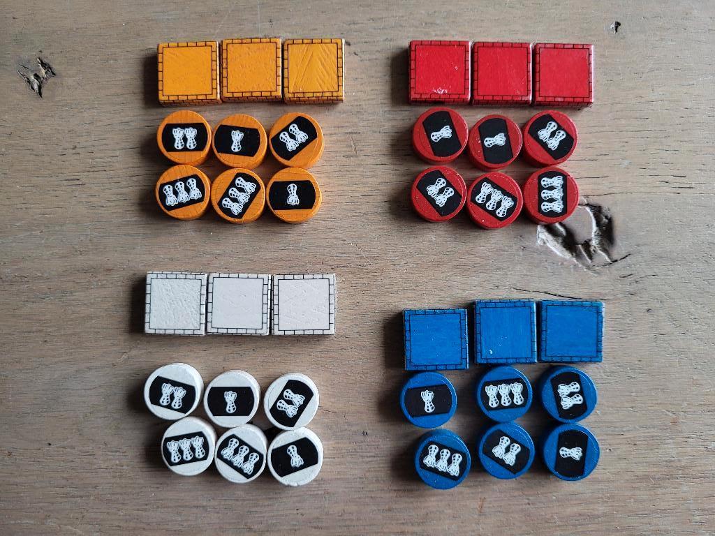 Setje ridders en steden in 4 kleuren Kolonisten van Catan, Een of twee spelers, Ophalen of Verzenden, Zo goed als nieuw