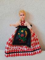 Monaco Souvenir Vrouw Pop in Klederdracht Beweegbare Ogen, Verzamelen, Poppen, Ophalen of Verzenden, Zo goed als nieuw, Pop