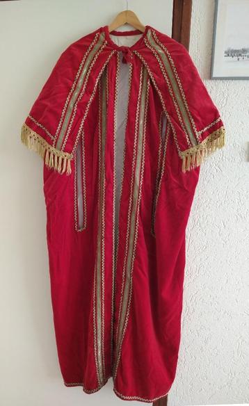 Compleet Sinterklaas kostuum van Fluweel + 2 Pietenpakken. beschikbaar voor biedingen