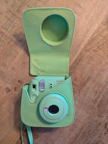 Instax Mini 9 Camera met Groene Tas beschikbaar voor biedingen