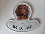 Welkomstbordje in aardewerk Tekkel, Ophalen of Verzenden, Zo goed als nieuw, Hond of Kat, Beeldje of Figuurtje
