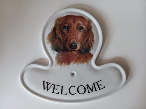 Welkomstbordje in aardewerk Tekkel, Verzamelen, Dierenverzamelingen, Zo goed als nieuw, Beeldje of Figuurtje, Hond of Kat, Ophalen of Verzenden