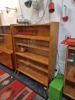 Vintage vitrinekast jaren 60 Tatra Nabytok, Ophalen