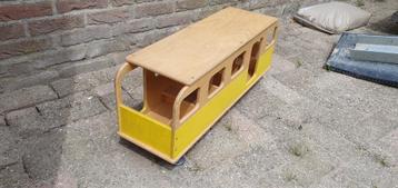 Houten bus speelgoed beschikbaar voor biedingen