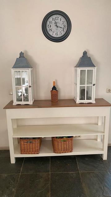 Sidetable beschikbaar voor biedingen