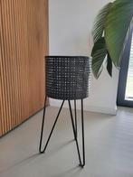 Plantenbak plantenstandaard zwart staal, Ophalen, Zo goed als nieuw, Metaal