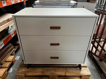 Europe Baby Olivia II Commode - Oatmeal / Oatmeal - Retro beschikbaar voor biedingen