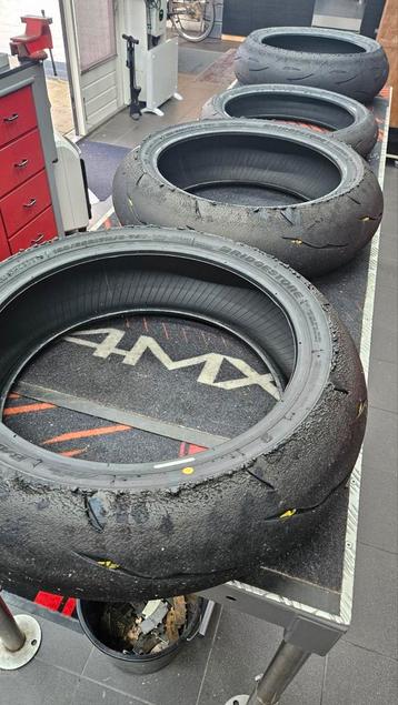 Gebruikte circuit banden Bridgestone R11 + Dunlop D212  beschikbaar voor biedingen
