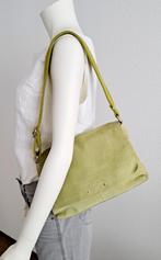 Handtas van echt suede, Sieraden, Tassen en Uiterlijk, Tassen | Damestassen, Verzenden, Zo goed als nieuw, Groen, Handtas