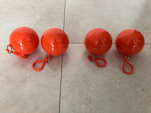 Oranje wegwerp regen poncho in een bal, 4 stuks, nieuw, Caravans en Kamperen, Regenkleding, Nieuw, Regenjas, Dames, Heren, Kinderen
