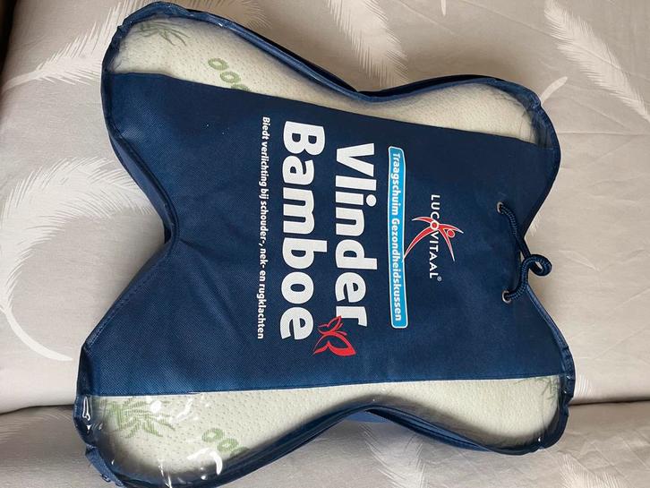 Vlinderkussen Bamboe - Nek- en rugkussen, Huis en Inrichting, Woonaccessoires | Kussens, Nieuw, Wit, Overige vormen, Ophalen of Verzenden