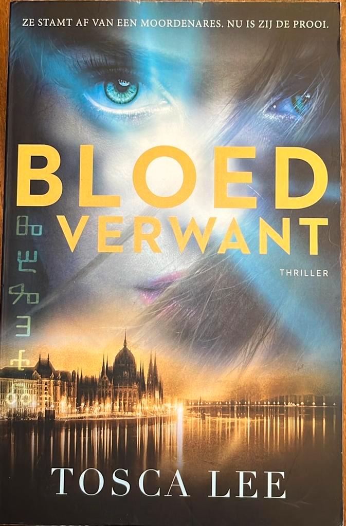 Tosca Lee - Bloedverwant, Boeken, Thrillers, Zo goed als nieuw, Ophalen of Verzenden