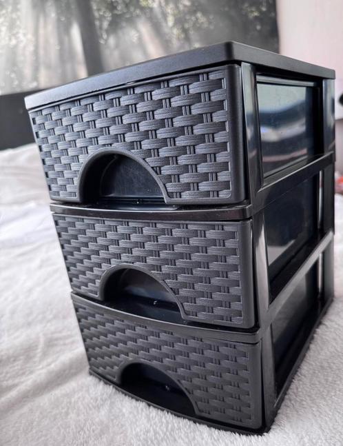 Zwart Mini Ladekastje met 3 Lades – Rattan Look Organizer, Huis en Inrichting, Kasten | Ladekasten, Zo goed als nieuw, Minder dan 100 cm
