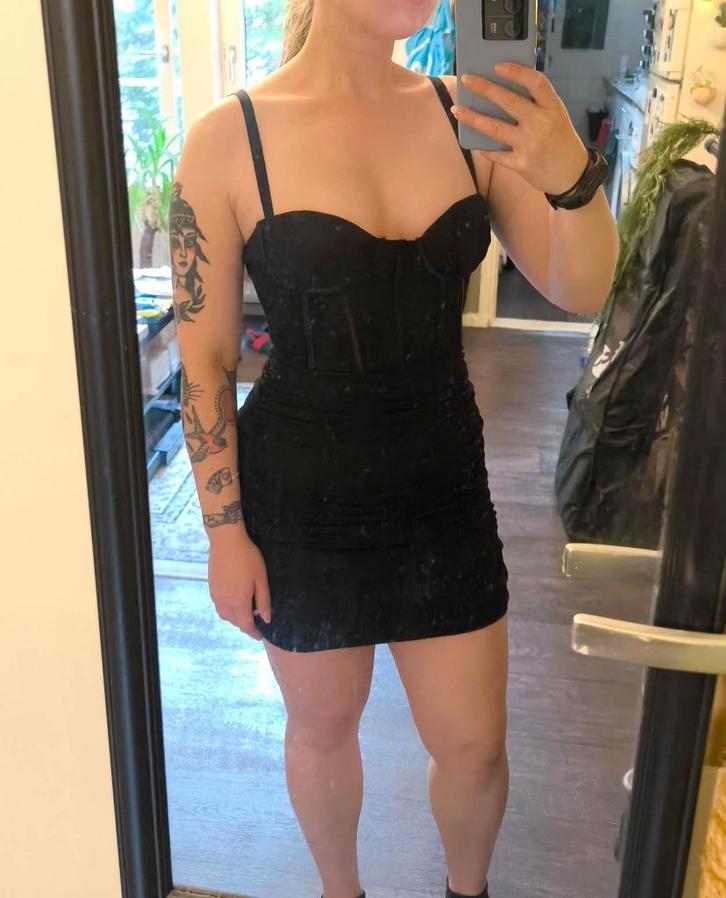 Zwart kort jurkje, Kleding | Dames, Jurken, Zo goed als nieuw, Maat 38/40 (M), Zwart, Boven de knie, Ophalen of Verzenden