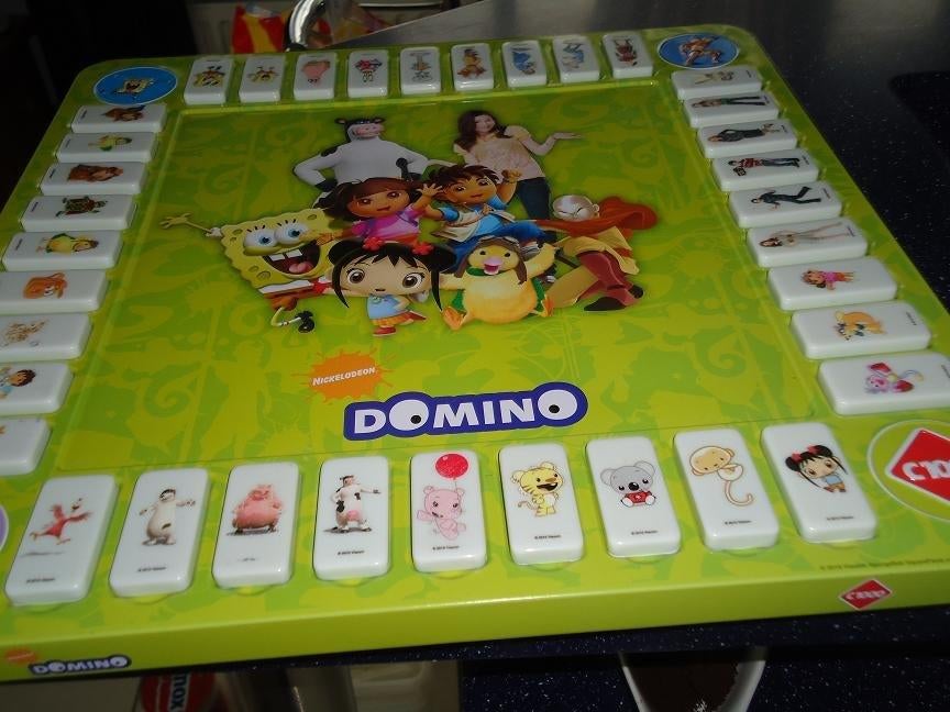 dominospel compleet met alle 36 stenen erbij, Verzamelen, C1000, Ophalen of Verzenden