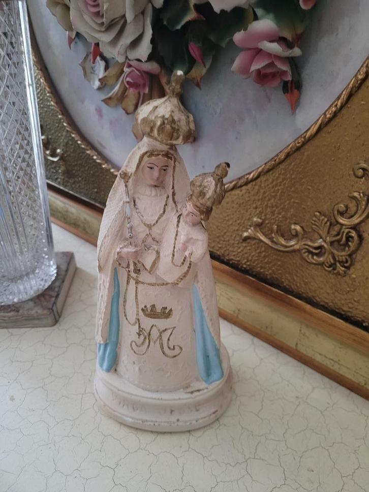 Vintage Maria beeldje in pastel kleuren gips, Verzamelen, Religie, Zo goed als nieuw, Christendom | Katholiek, Beeld(je), Ophalen of Verzenden
