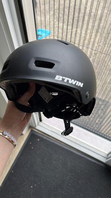 Helm Decathlon beschikbaar voor biedingen