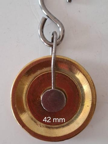 Katrol voor snaar klok 42 mm. in uitstekende staat. beschikbaar voor biedingen