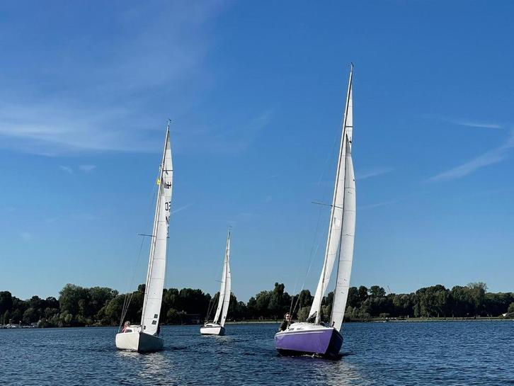 Zeiljacht H-Boot INCLUSIEF Harbeck alu trailer, Watersport en Boten, Kajuitzeilboten en Zeiljachten, Gebruikt, Tour-wedstrijdjacht