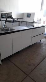 Rechte Hoogglans greeploos zgan. NEXT125  incl.apparatuur!!!, Wit, Graniet of Steen, Enkelwandige keuken, Ophalen of Verzenden
