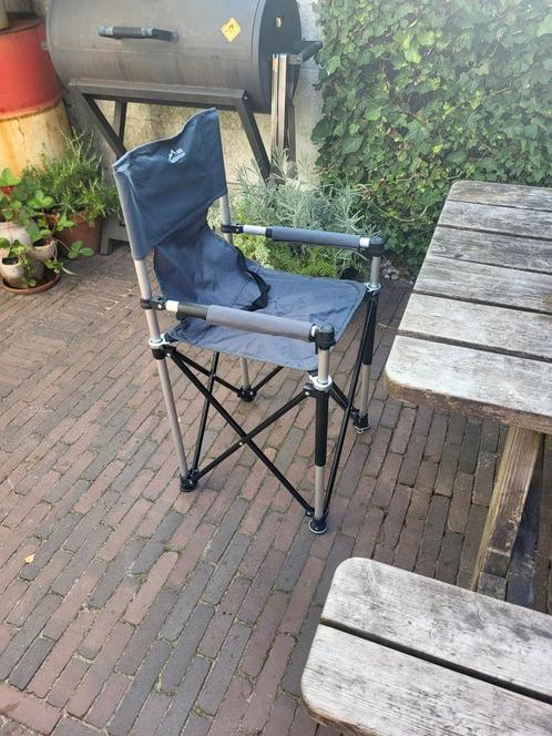 Lichtgewicht compacte Red Mountain kinderstoel, Caravans en Kamperen, Kampeermeubelen, Zo goed als nieuw, Campingstoel, Ophalen
