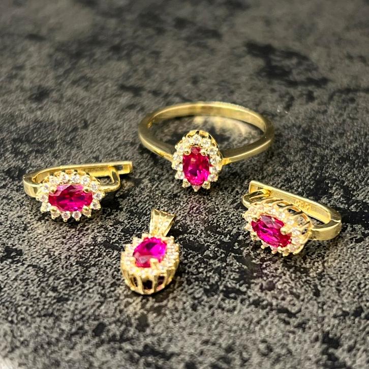 14 karaats gouden set ring oorbellen hanger robijn, Sieraden, Tassen en Uiterlijk, Ringen, Nieuw, Goud, Ophalen of Verzenden