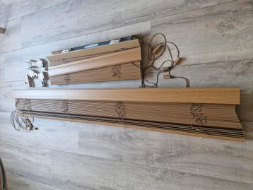 Houten Jaloezieën set, 139 en 64cm breed, 120cm hoog beschikbaar voor biedingen