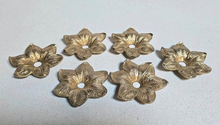 Vintage Messing Bloemrozetten, 6 stuks, Doe-het-zelf en Verbouw, IJzerwaren en Bevestigingsmiddelen, Zo goed als nieuw, Minder dan 50 mm