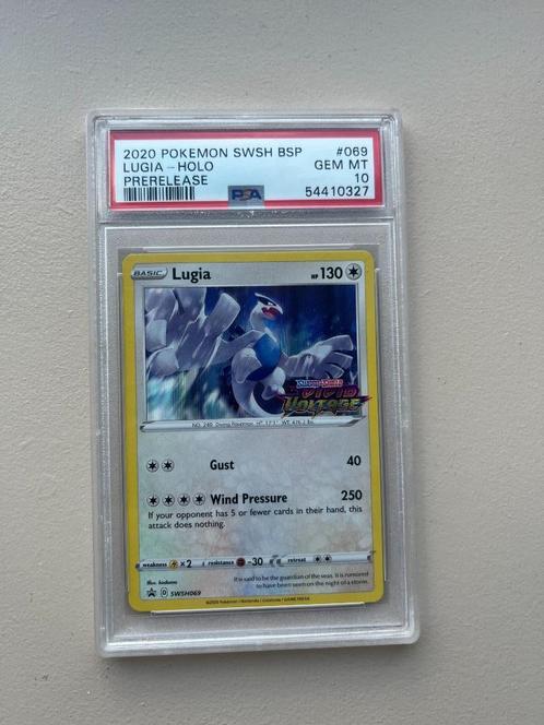 Lugia Holo 69 PSA 10 - PRERELEASE Vivid Voltage - 2020 SWSH, Hobby en Vrije tijd, Verzamelkaartspellen | Pokémon, Nieuw, Losse kaart