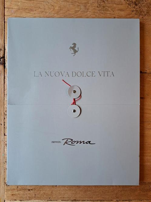 Ferrari Roma 'La nuova dolce vita' portfolio, Boeken, Auto's | Folders en Tijdschriften, Zo goed als nieuw, Ferrari, Ophalen of Verzenden