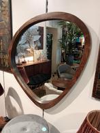 Nieuwe vintage retro stijl spiegel vrije vorm nu €165, Huis en Inrichting, Woonaccessoires | Spiegels, Overige vormen, Nieuw, Minder dan 100 cm
