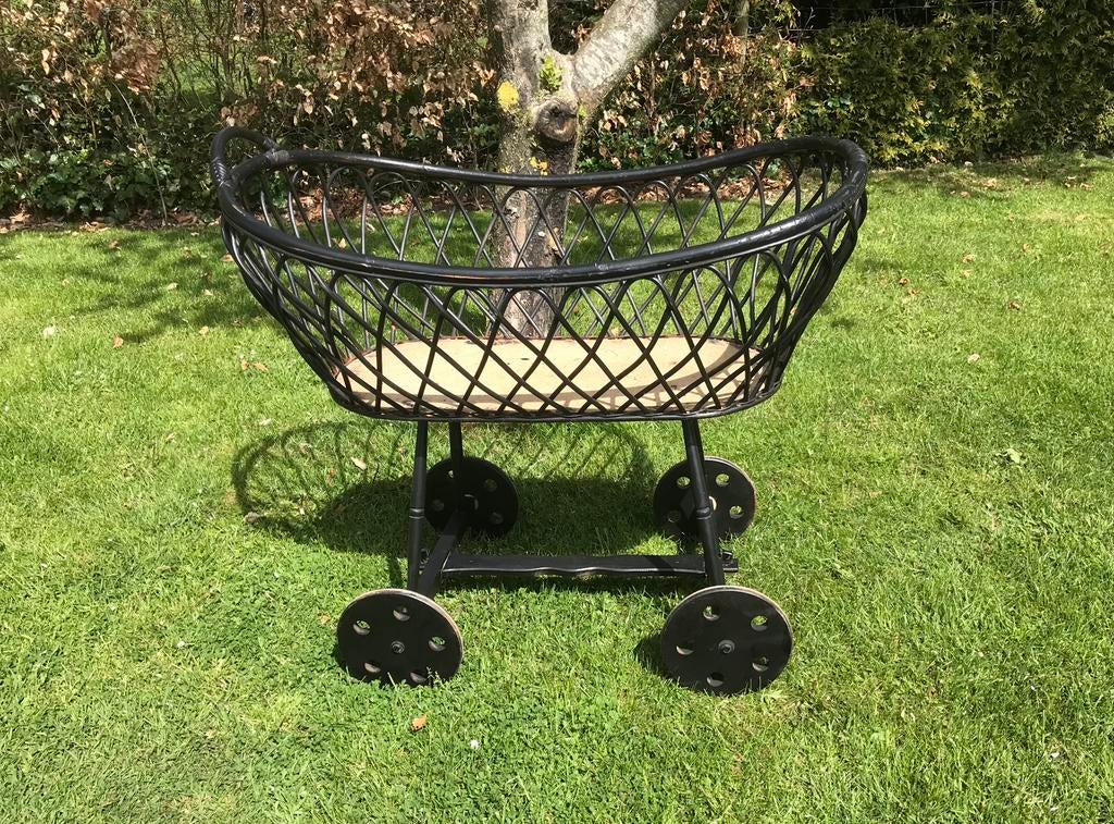 Vintage / retro rotan / rieten wieg verrijdbaar Boho TIENTJE, Kinderen en Baby's, Babywiegjes en Ledikanten, Ophalen, Gebruikt