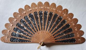 Vintage Spaanse Blay Villa Abanicos sandelhouten waaier beschikbaar voor biedingen