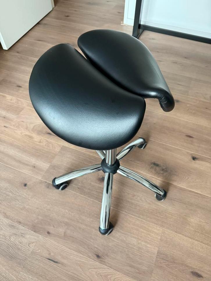 SADDLE STOOL Teqler, Huis en Inrichting, Stoelen, Zo goed als nieuw, Eén, Leer, Metaal, Zwart, Ophalen of Verzenden