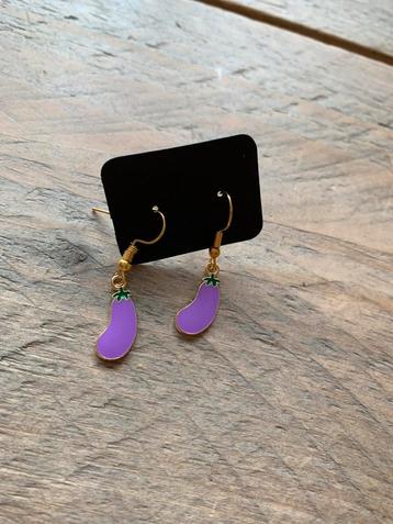 Aubergines beschikbaar voor biedingen