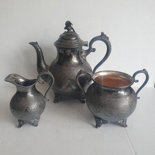 verzilverde set - koffiepot, suikerpot en roomkan, Antiek en Kunst, Antiek | Servies compleet, Ophalen of Verzenden