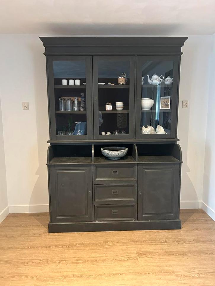 Zwarte buffetkast, Huis en Inrichting, Kasten | Buffetkasten, Zo goed als nieuw, 200 cm of meer, 150 tot 200 cm, 25 tot 50 cm