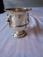 7.5 cm hoog verzilverd zoutvatje met leeuwekopjes sheffield, Ophalen of Verzenden