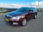 Skoda Octavia 1.2 TSI Combi DSG 2011 Rood, Auto's, Skoda, Stof, Zwart, 4 cilinders, Origineel Nederlands