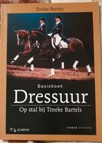 Basisboek Dressuurop stal bij Tineke Bartels, Boeken, Dieren en Huisdieren, Ophalen of Verzenden, Zo goed als nieuw